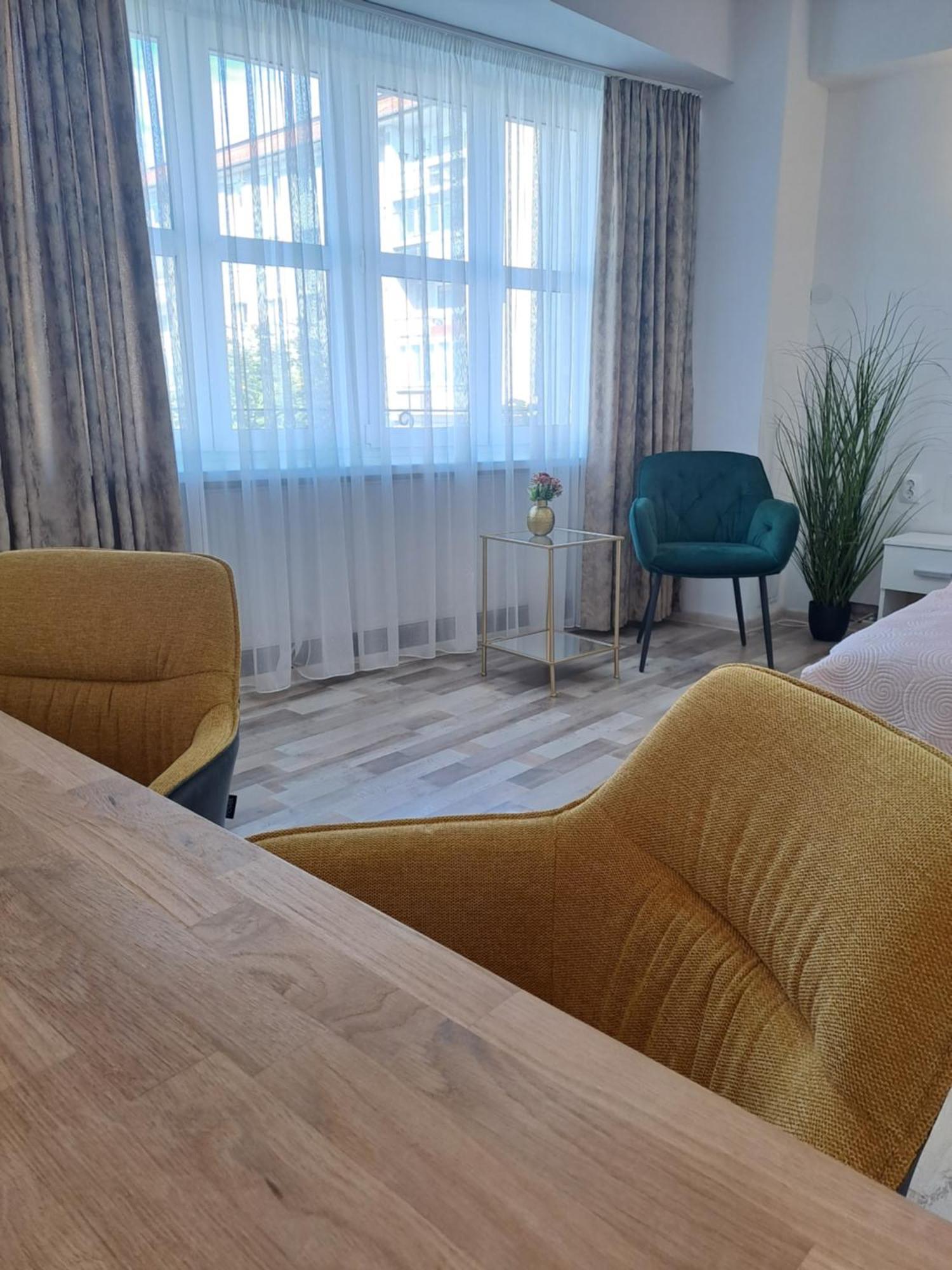 7 Level Central Apartments Miercurea Ciuc Ngoại thất bức ảnh
