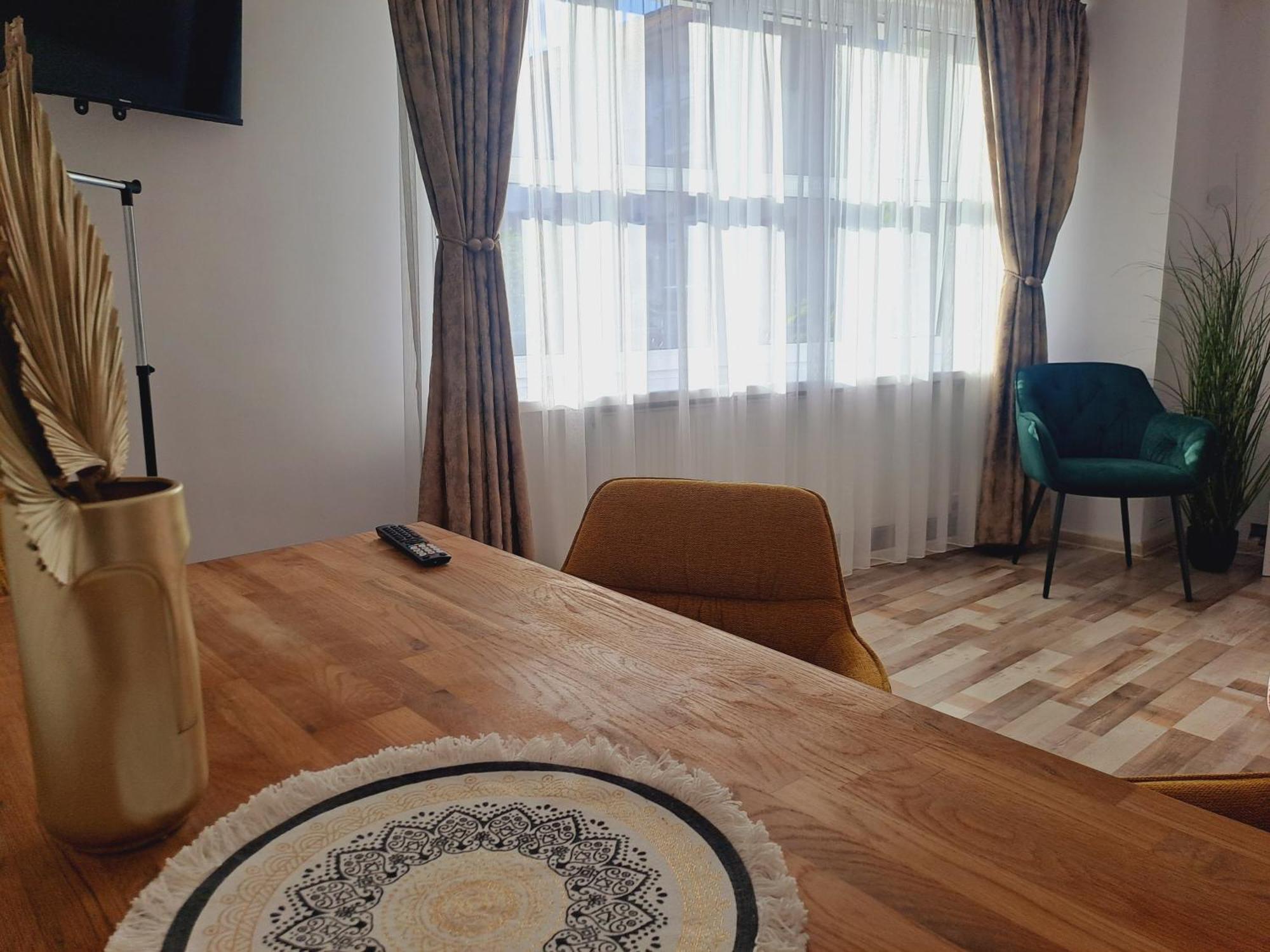 7 Level Central Apartments Miercurea Ciuc Phòng bức ảnh
